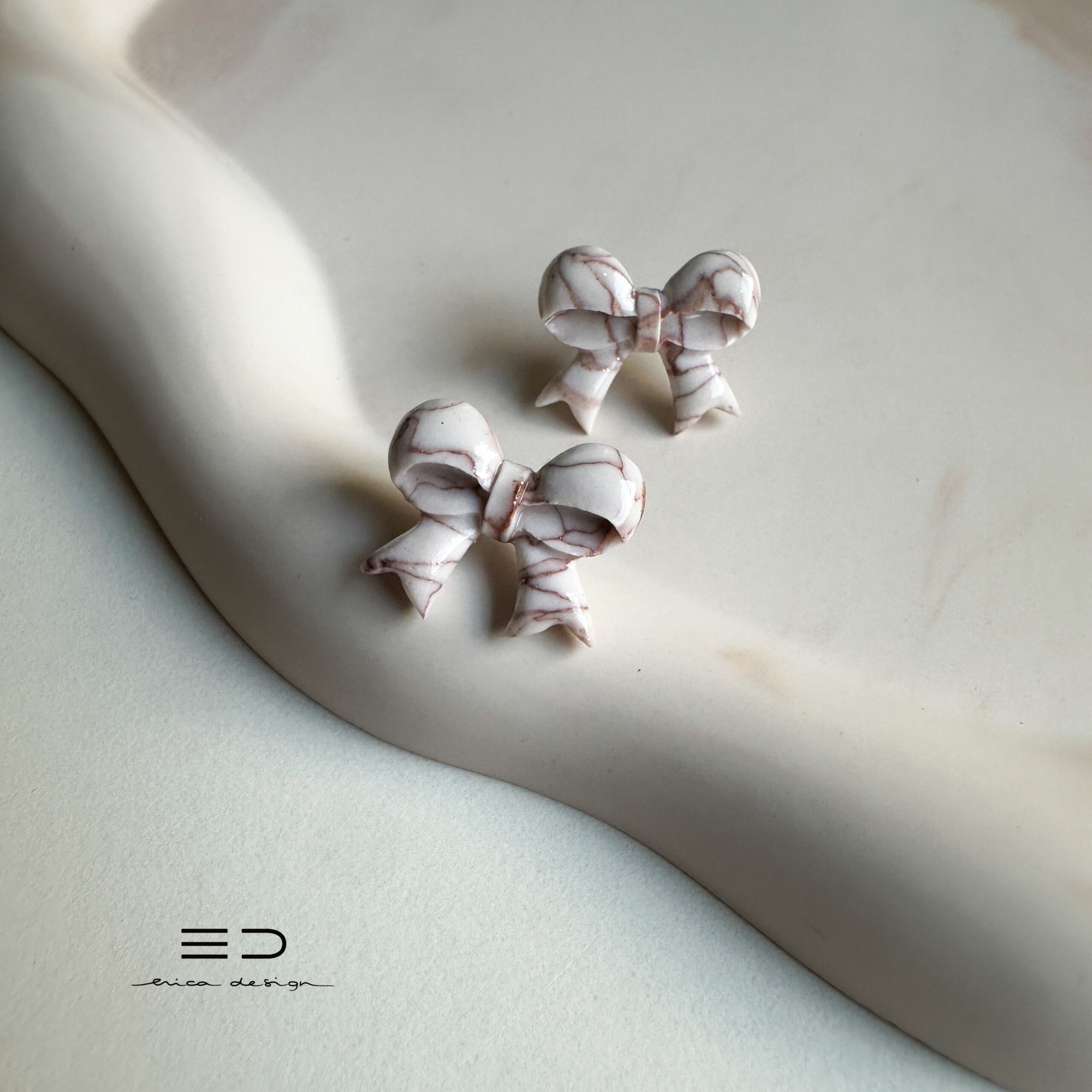 earrings bow | marble
