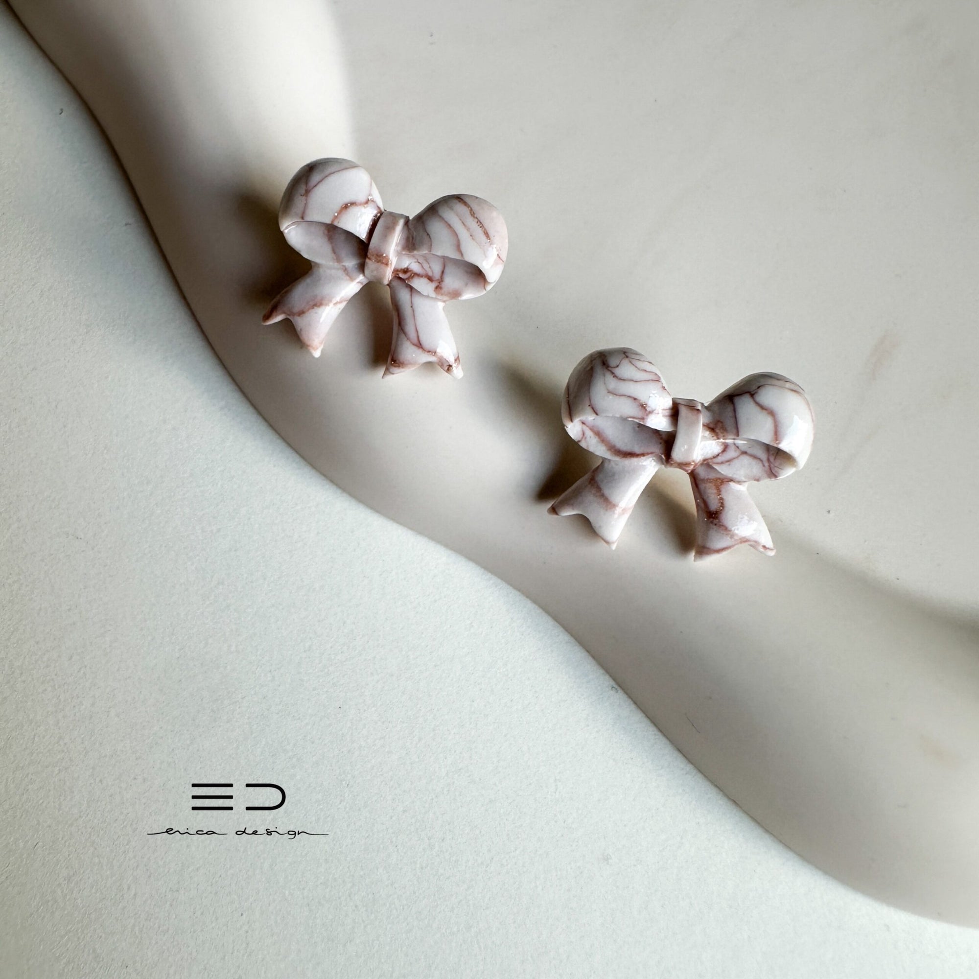 earrings bow | marble