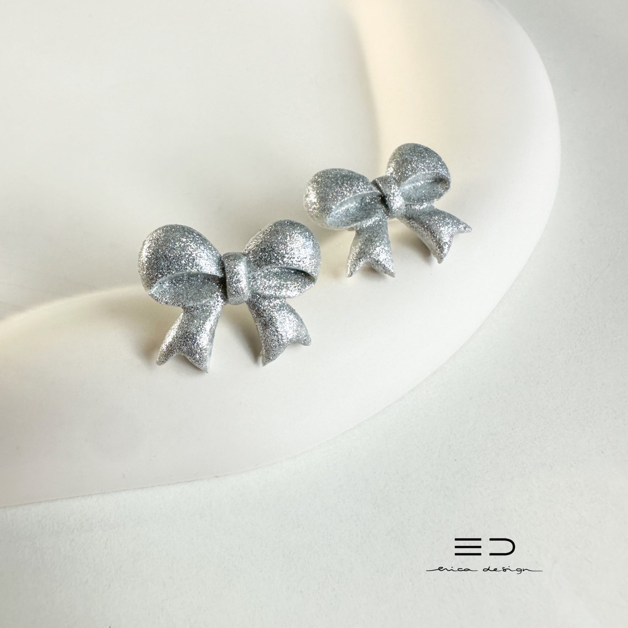 bow | silver