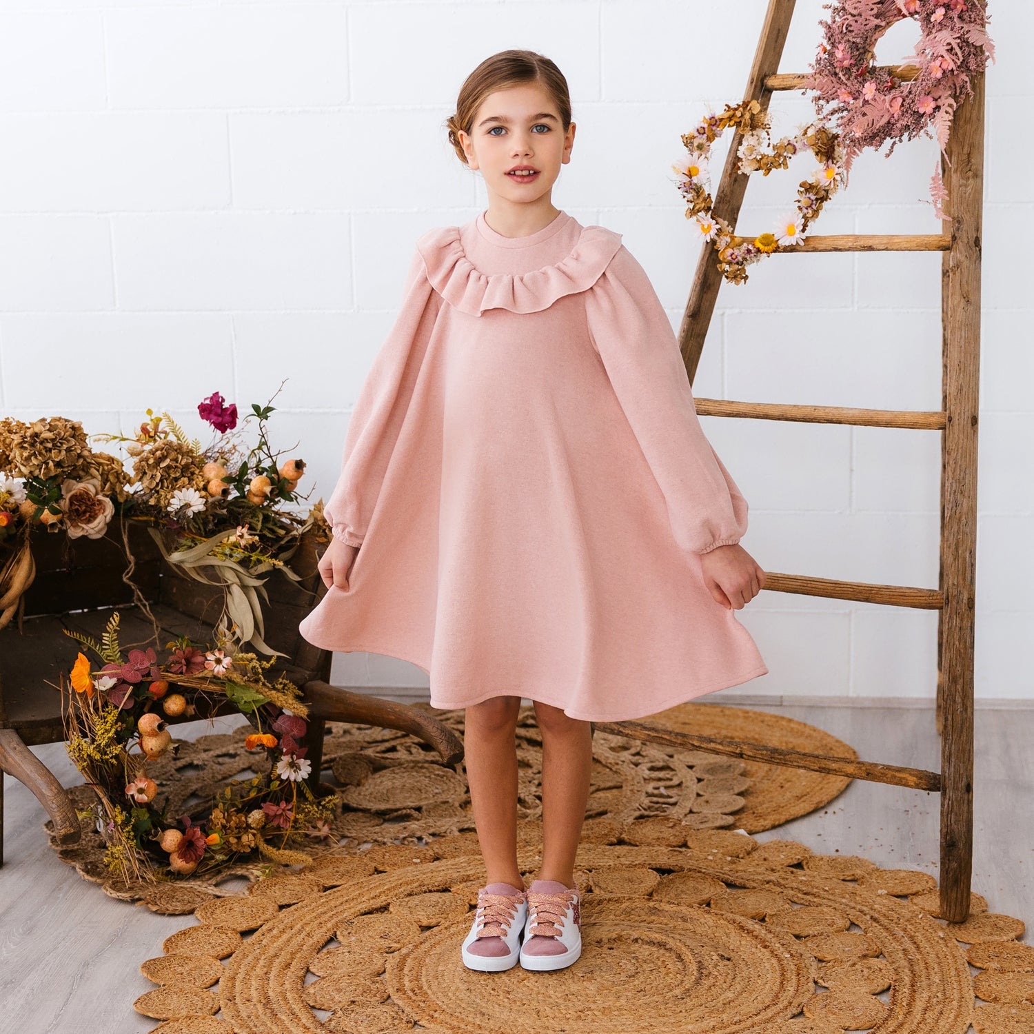 ABITO SCAMPANATO CON ROUCHES