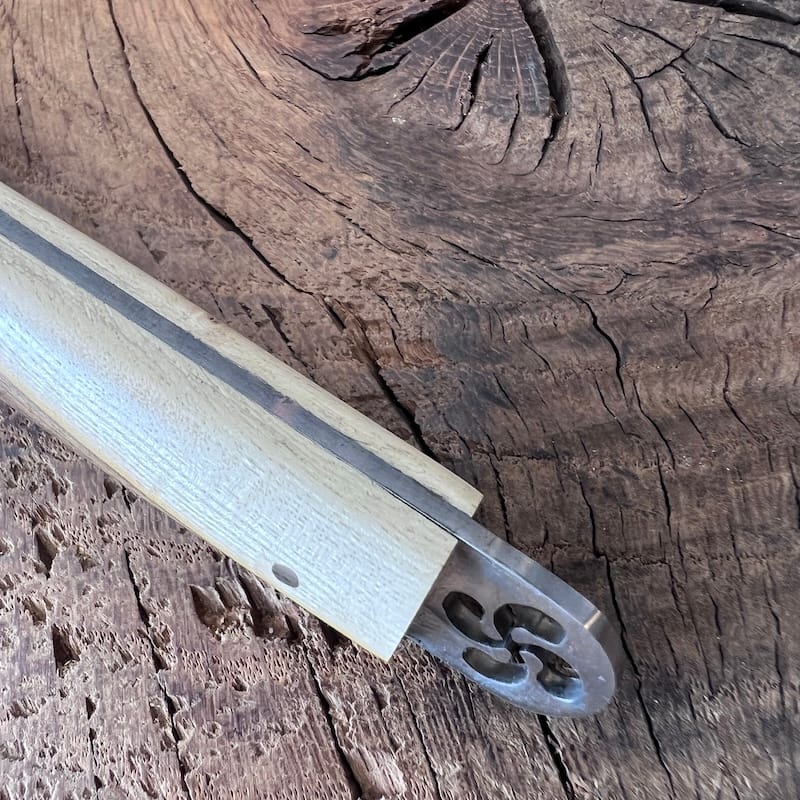 IRATY-couteau-basque-de-table-pistachier