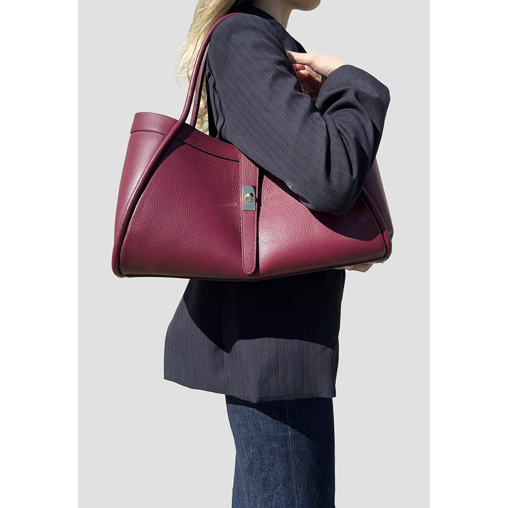Elegant Women's Handbag with Hammered Leather Shoulder Strap - ART. K105