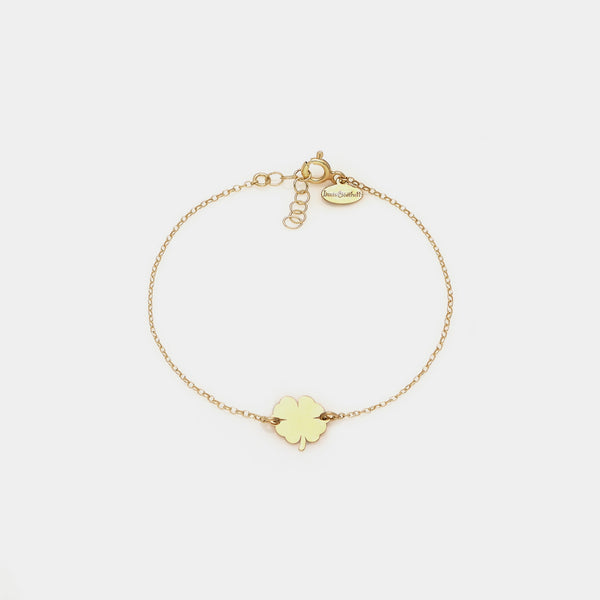 Gold-plated silver bracelet with classic four-leaf clover centerpiece