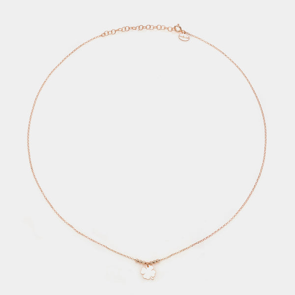 Collana argento rosato con centrale quadrifoglio pendente e 3 sfere sfaccettate ai lati