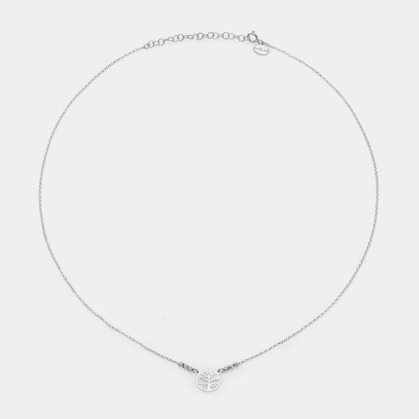 Collar de plata chapada en rodio con centro redondo perforado de árbol de la vida y 3 esferas facetadas a los lados