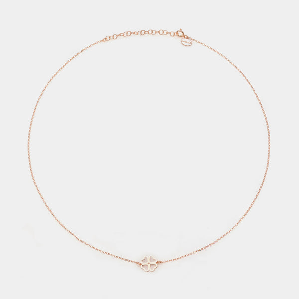Collana argento rosato con centrale quadrifoglio con petali a cuore traforato