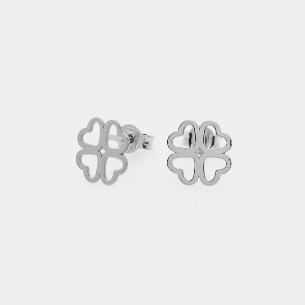 Pendientes de plata chapada en rodio con pétalos perforados en forma de corazón