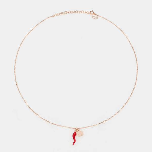 Collar de plata rosa con centro de cuerno esmaltado y colgantes de trébol