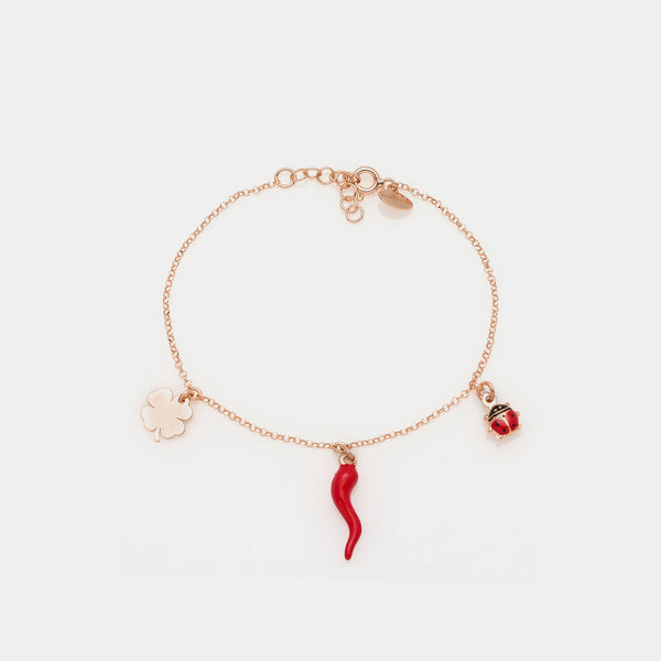 Pulsera de plata chapada en oro rosa con cuerno, mariquita de esmalte y trébol colgante