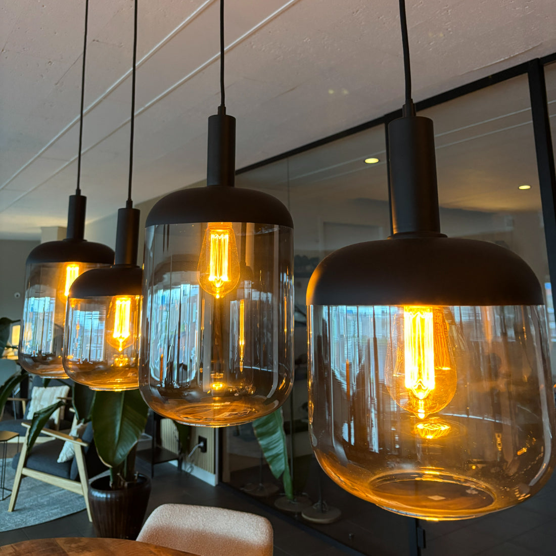 Globe LED filamentlamp L504G E27, extra warmwit licht 1800K, 3 standen dimbaar