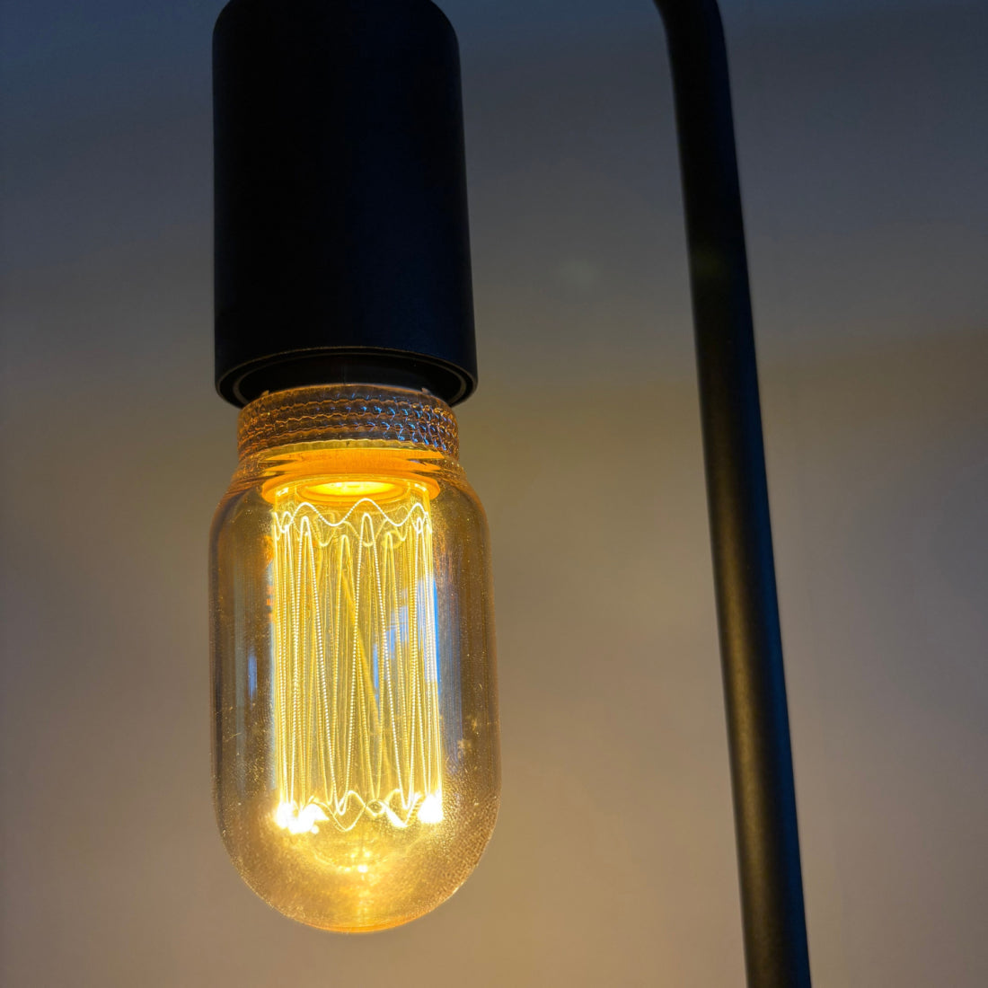 LED filament lichtbron L505G E27, 3-staps dimbaar met 1800K extra warmwit sfeerlicht