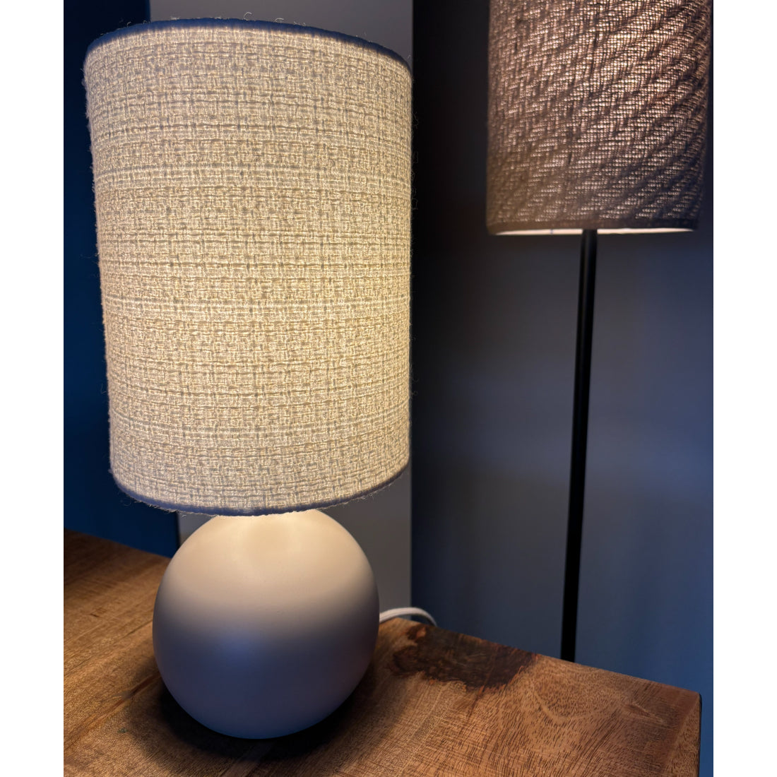 Warmwit LED lamp L801M E27, 2700K lichtkleur, eenvoudig 3-staps dimbaar