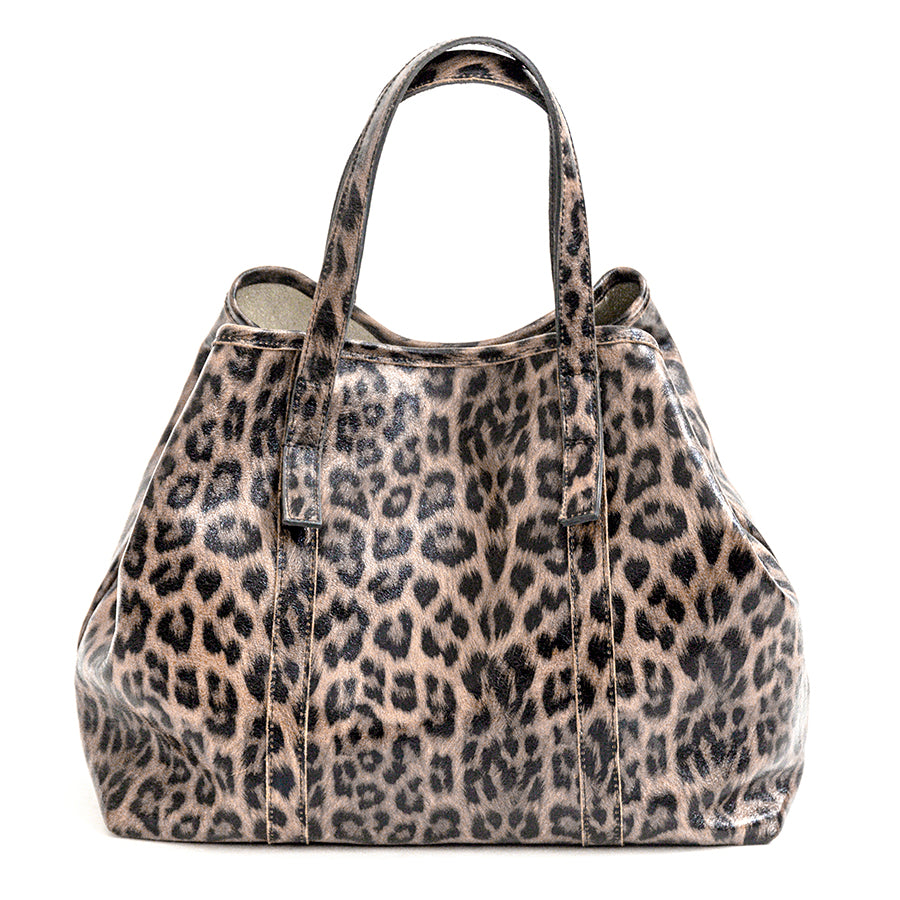 LEOPARD MAXI - Maxi shopping bag in glossy animal print leather