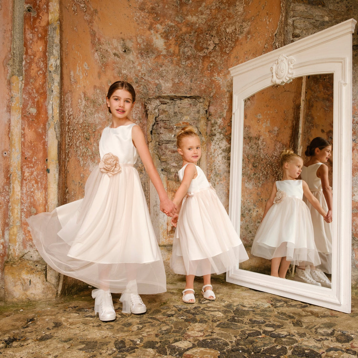 ABITO IN RASO CON GONNA TULLE