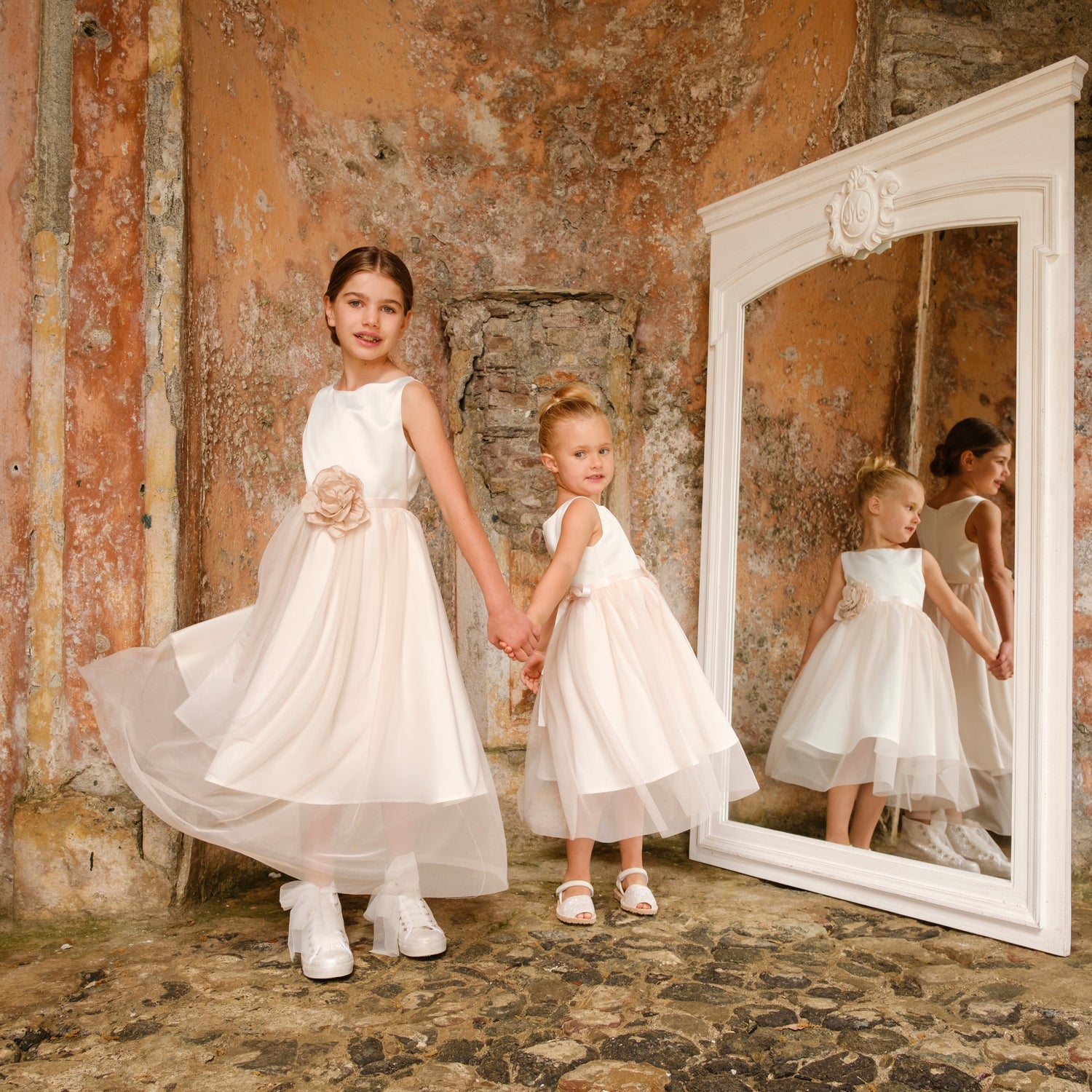 ABITO IN RASO CON GONNA TULLE