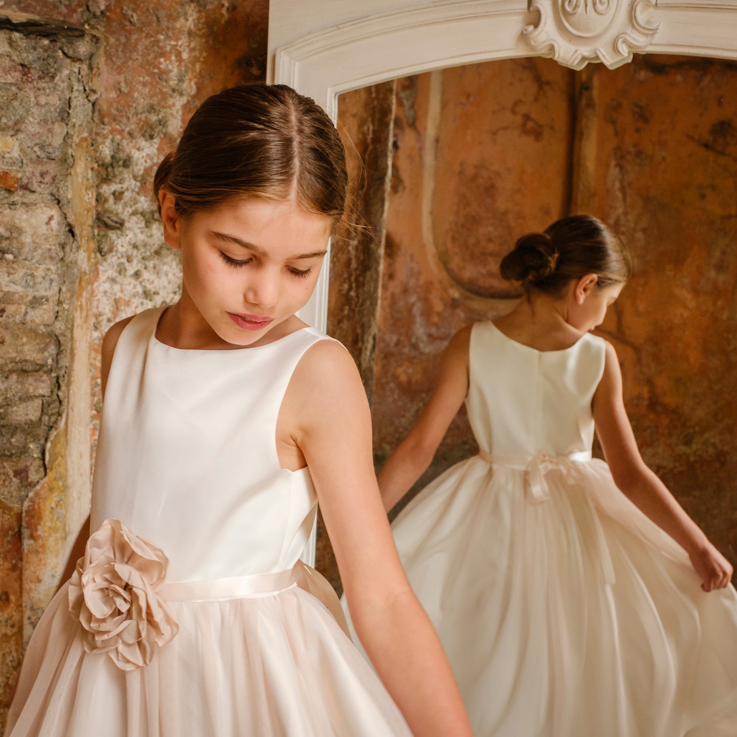 ABITO IN RASO CON GONNA TULLE