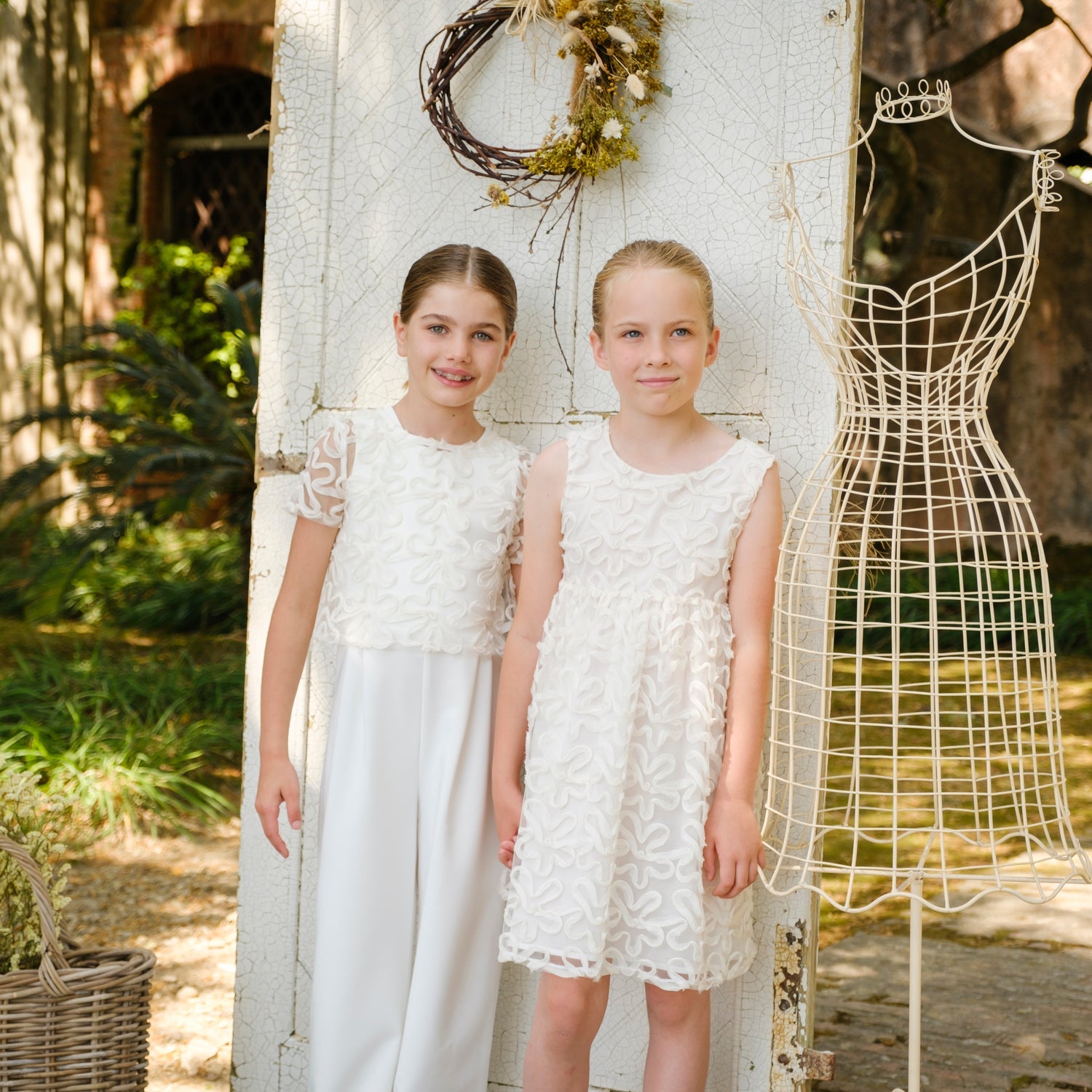 GIACCHINA IN TULLE CON RICAMO