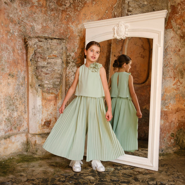 TUTA CON PANTALONE PLISSE'