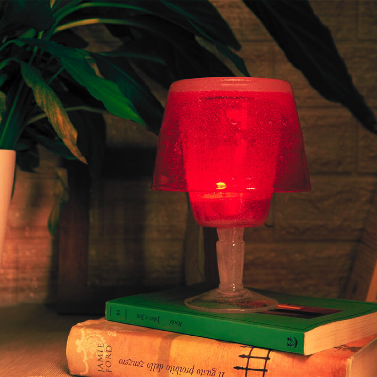 LAMP - RED - ORIGINAL MEMENTO - MONOCHROME