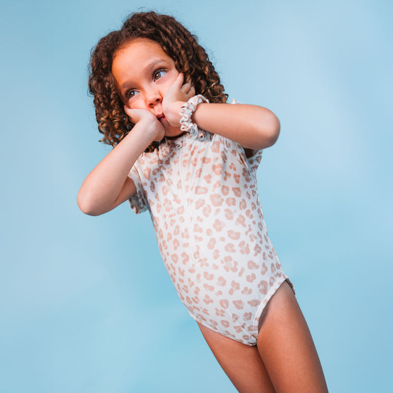 Meisjes-UV-Badpak-korte-mouwen-Leopard-Beige-swim-essentials-1
