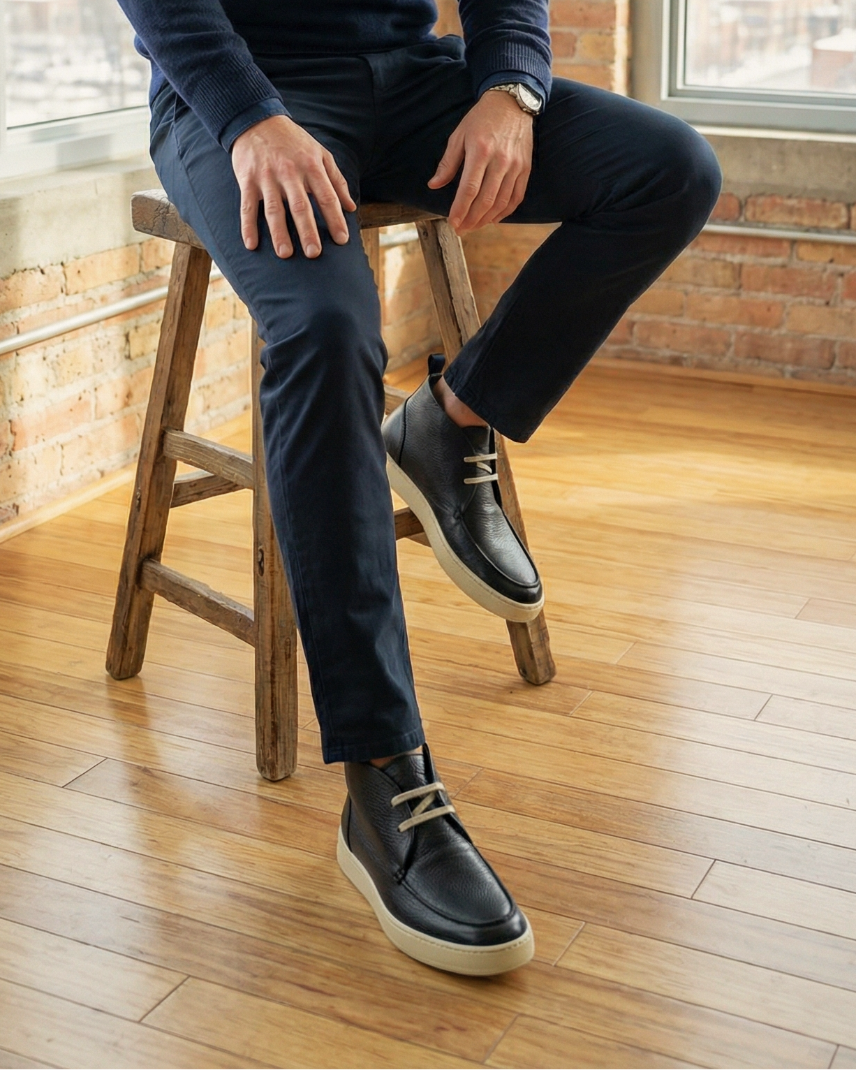 LEUCA - Blue Leather