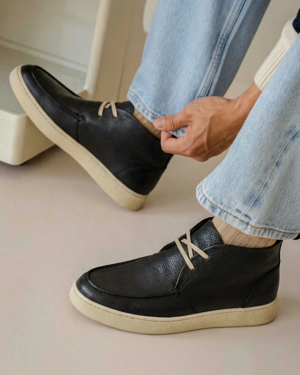 LEUCA - Blue Leather