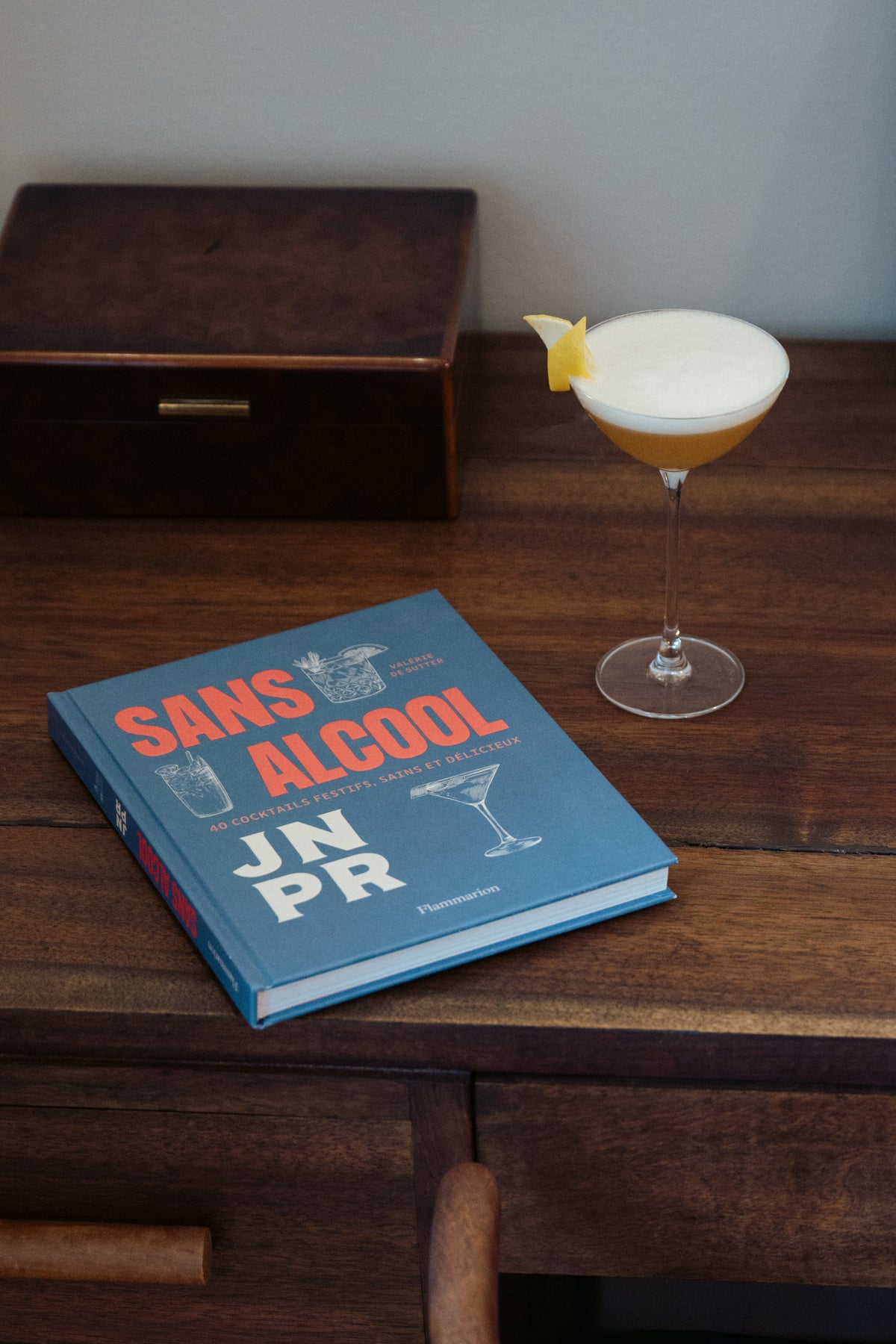 Alcohol-Free Book Flammarion with Defect