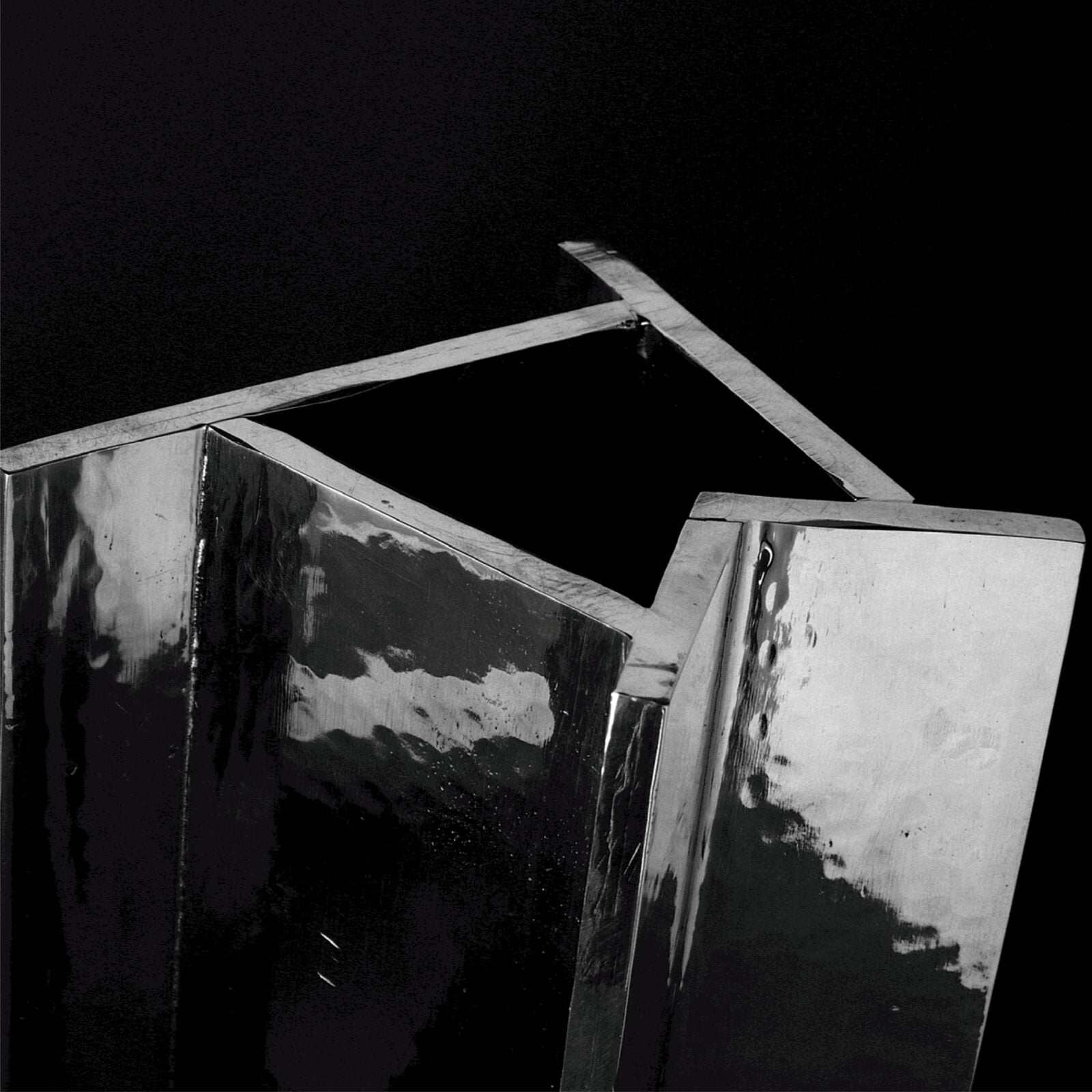 METALLIA - LAKE WATER