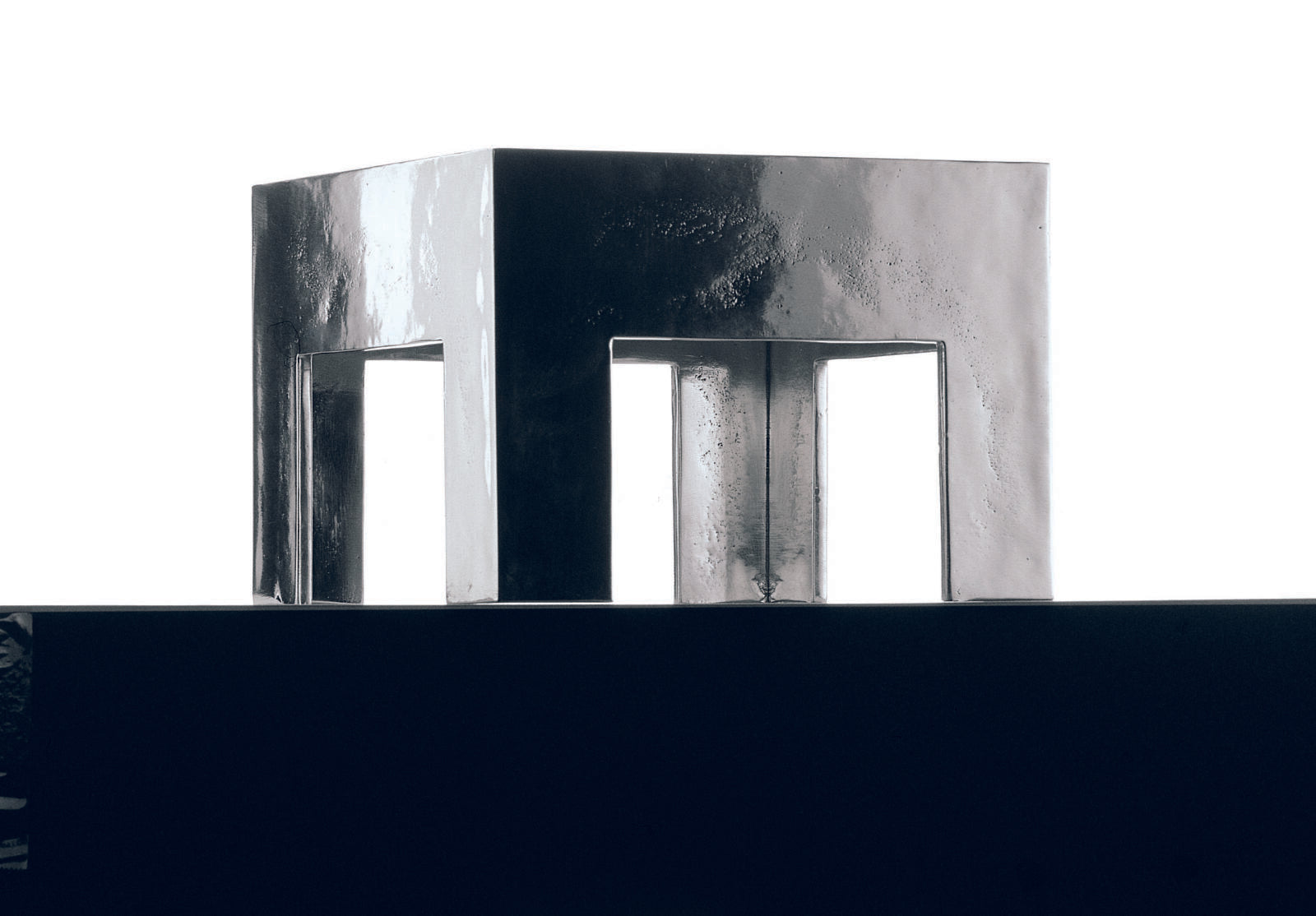 NUMA - SMALL SQUARE TABLE