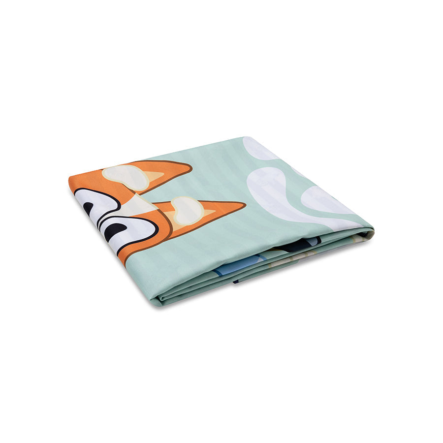 microfiber-towel-bluey-swim-essentials-3