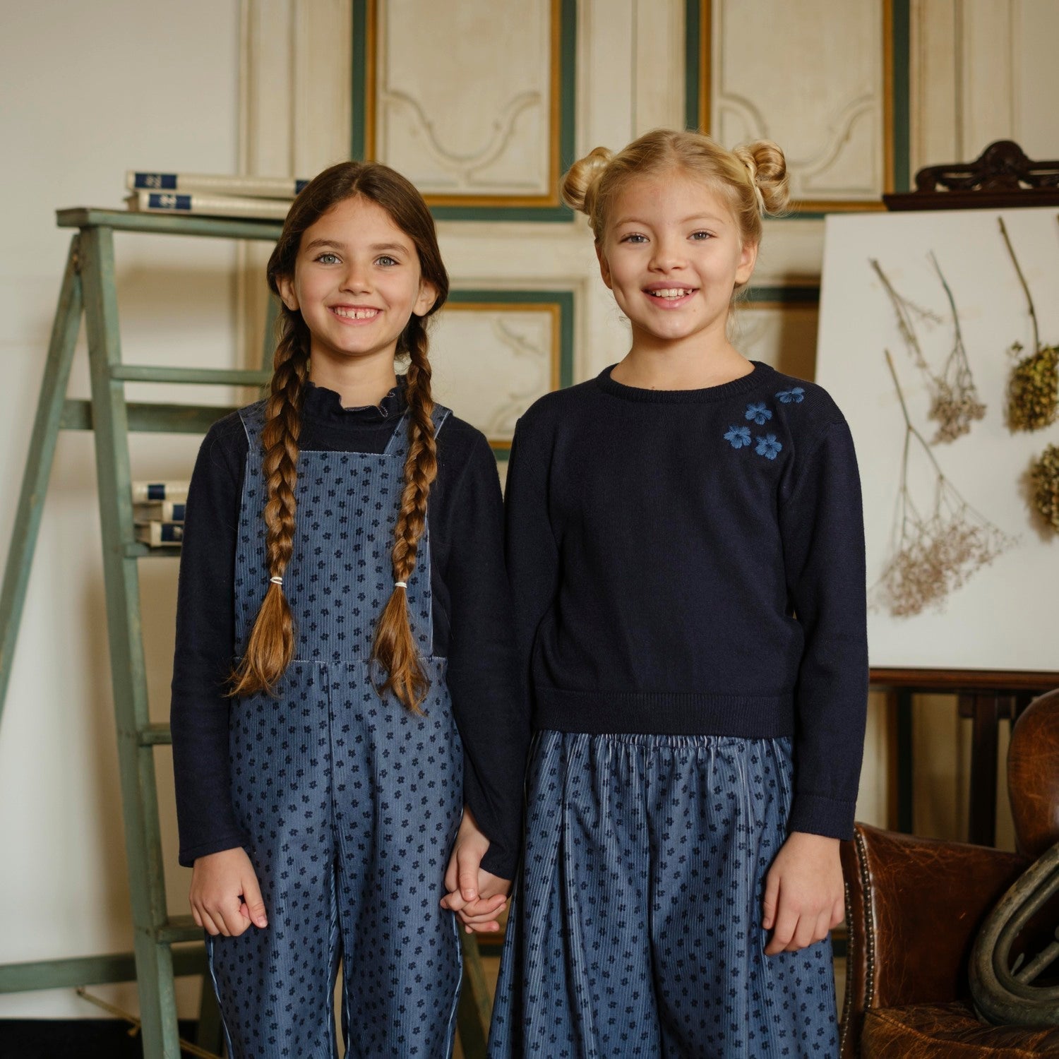 MAGLIONE CON RICAMO FIORI