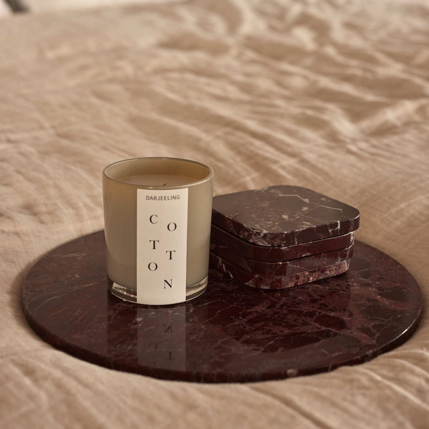Marmer dienblad rond rood