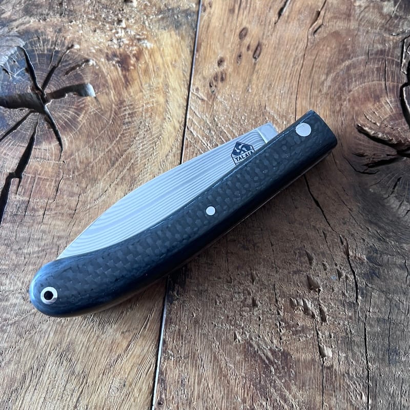 NAFARROA-couteau-basque-fibre-de-carbone-damas-inox