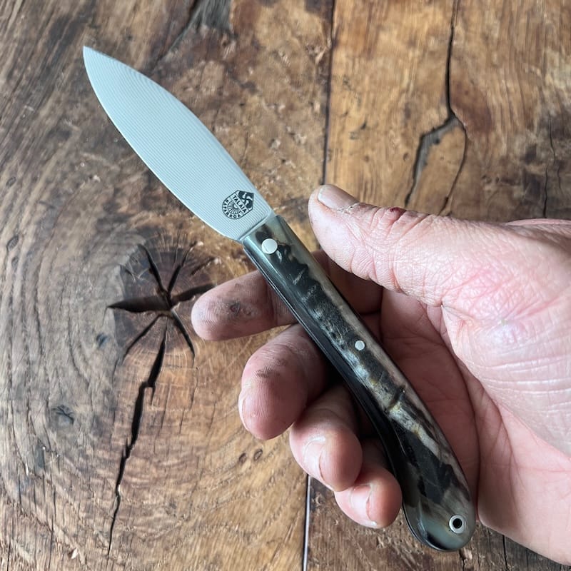 NAFARROA-couteau-basque-pliant-manech-damas-inox