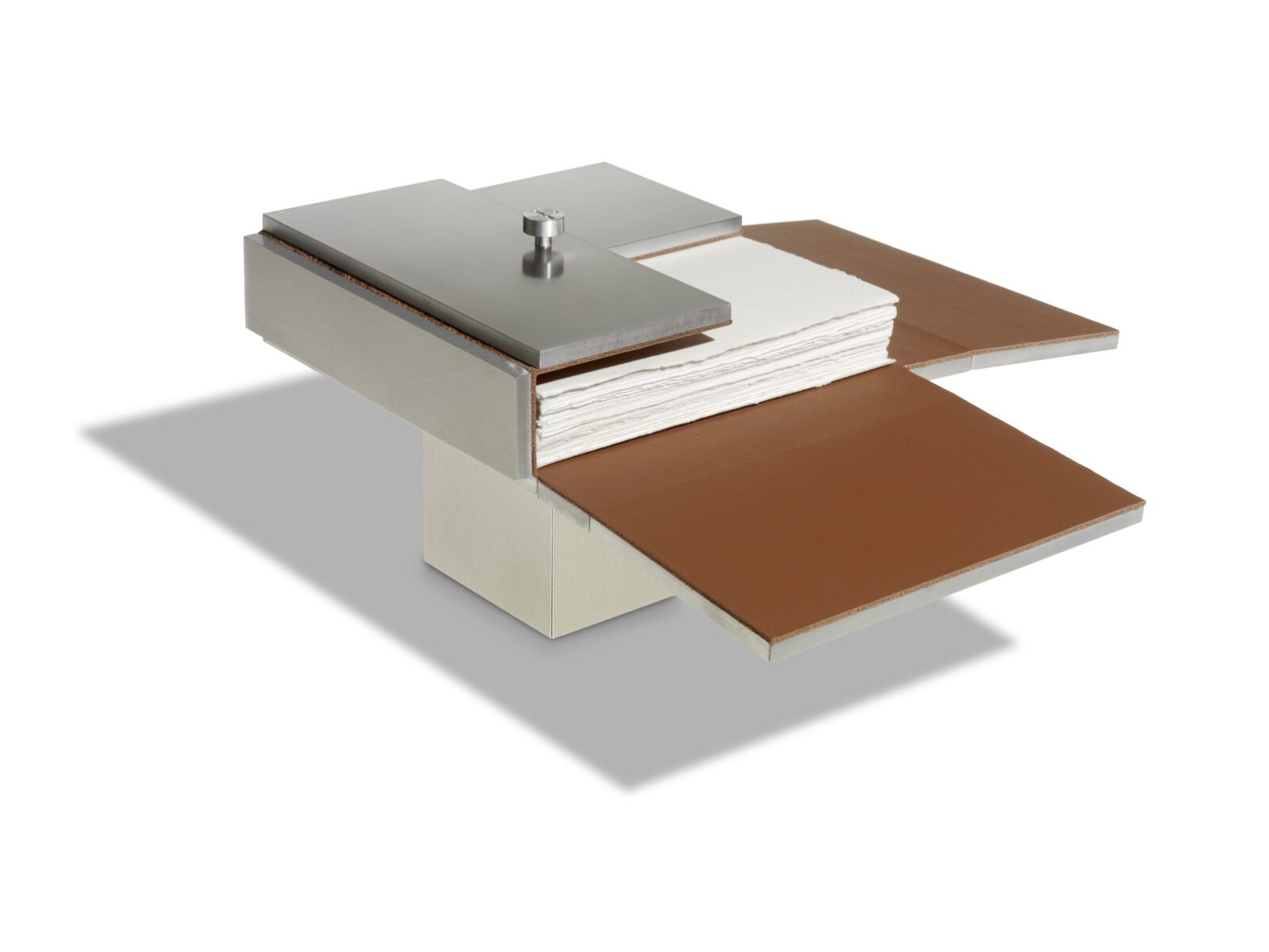 Guests of Life, De Lucchi case