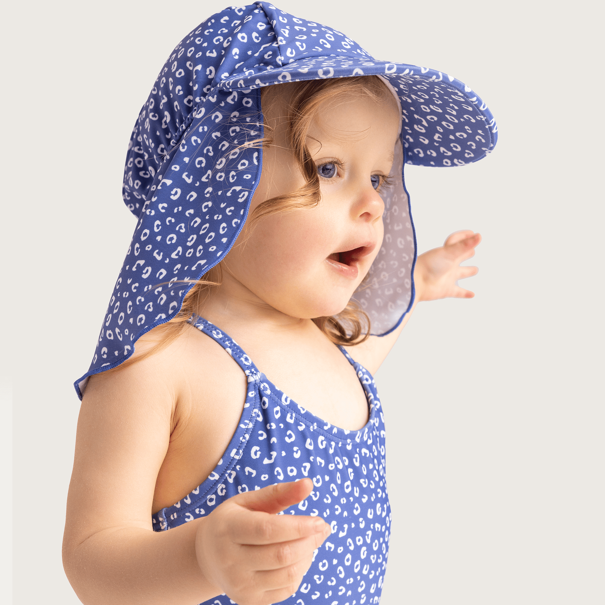 UV-zonnepetje-panter-blauw-swim-essentials-3