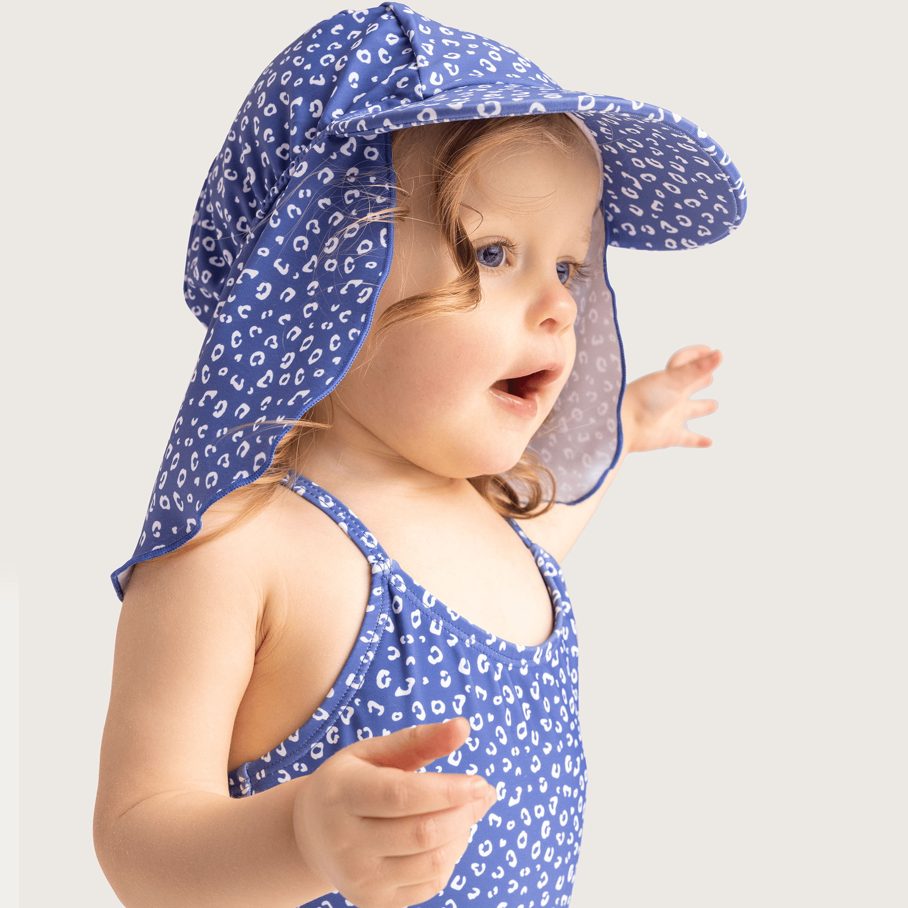 UV-zonnepetje-panter-blauw-swim-essentials-3