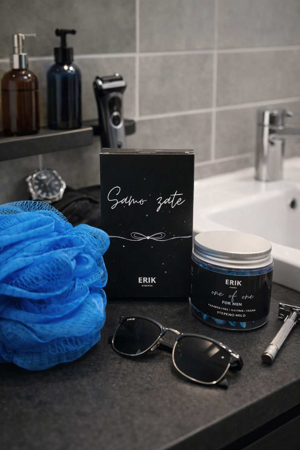 GIFT SET OF BODY SOAP AND SHOWER SPONGE