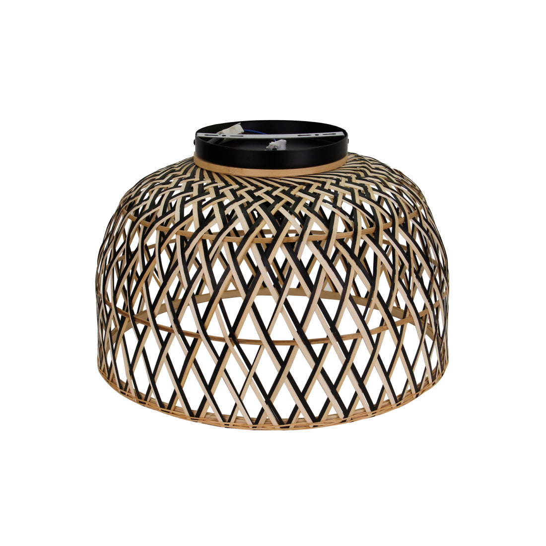 Close-up van het geweven bamboe design van de Various Weaving plafondlamp Ø47 cm.