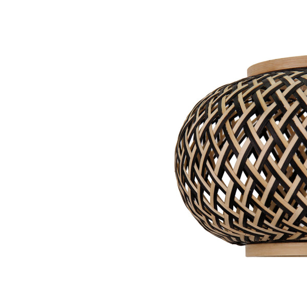 Close-up van de bamboe structuur van de Various Weaving plafondlamp Ø38 cm.
