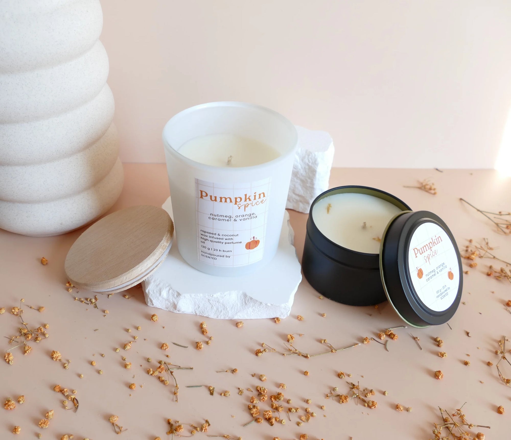 jesenska sveča Pumpkin Spice z vonjem po bučni piti