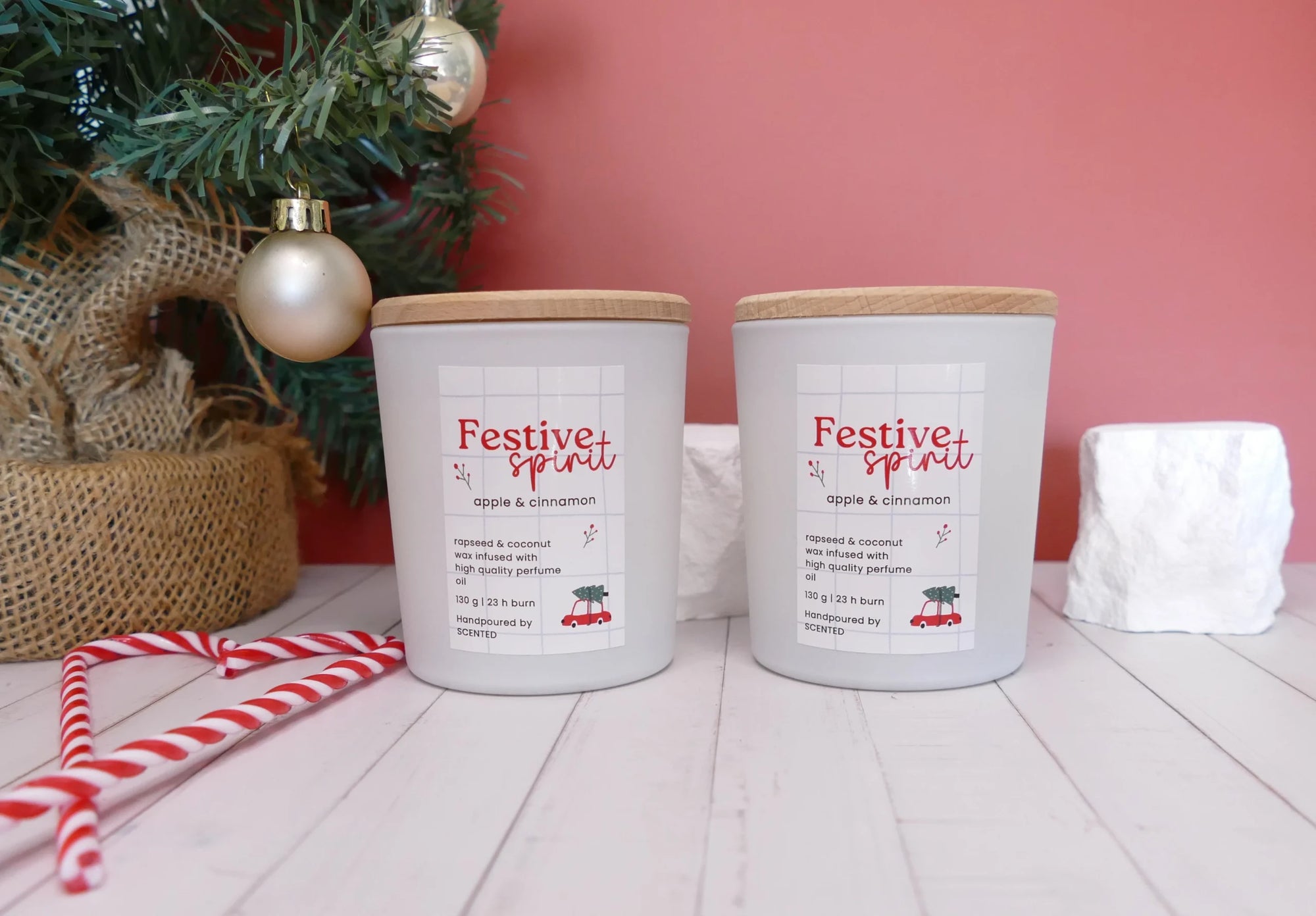 naravna dišeča sveča z vonjem jabolk in cimeta