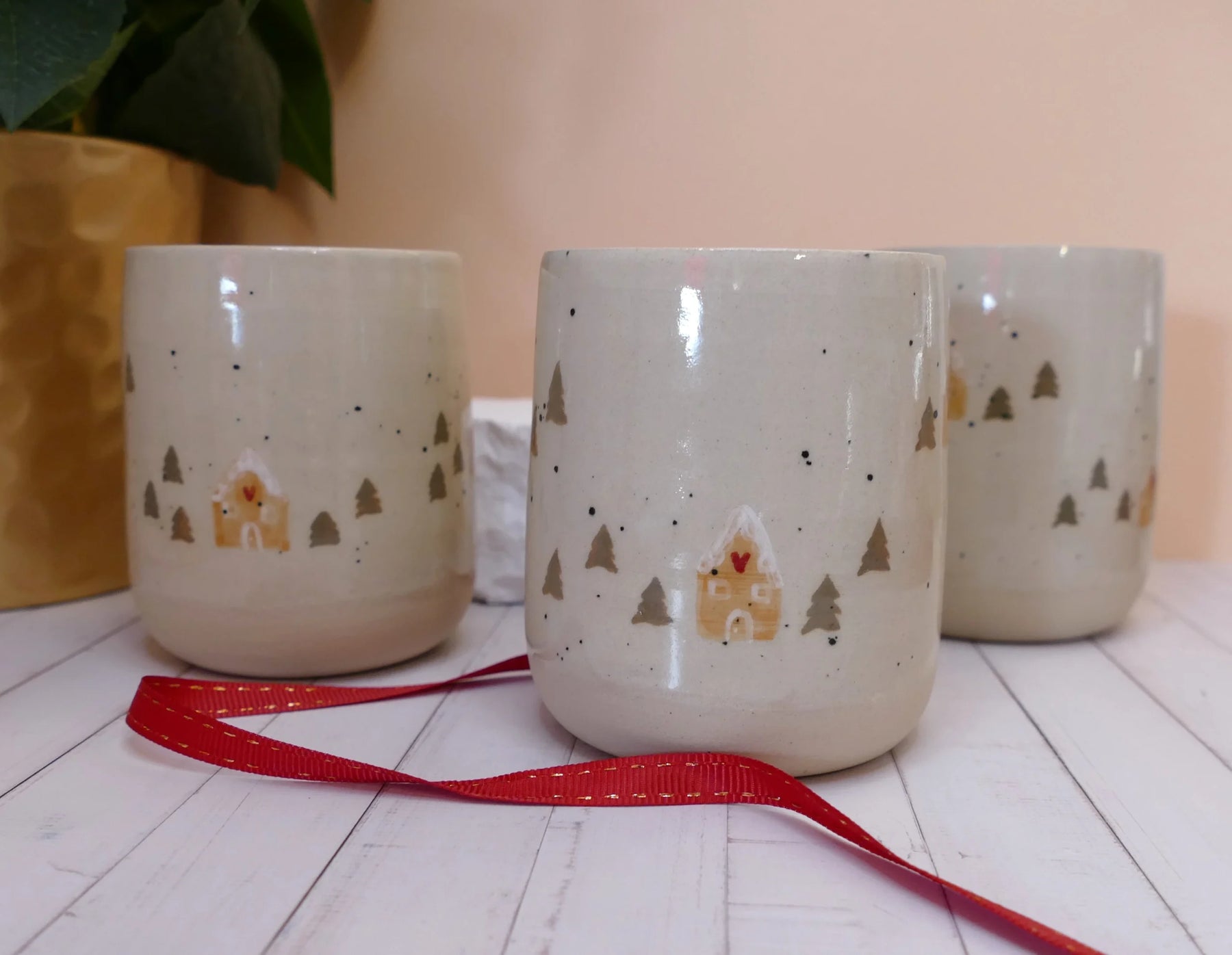 Naravna dišeča sveča in skodelica zimska vasica – Scented x Staša Clay Art