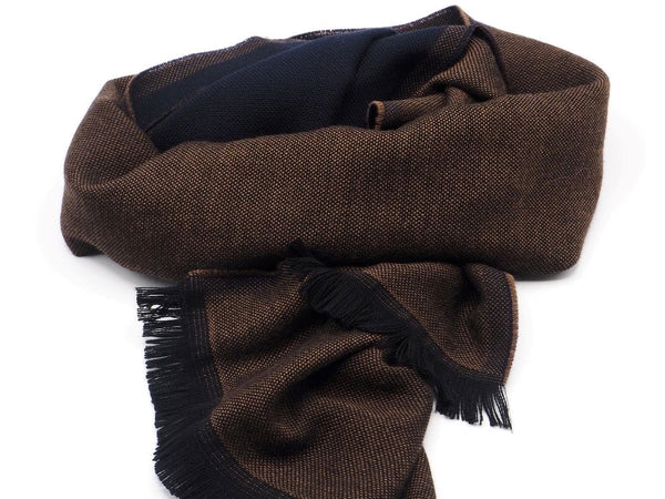 Reversible scarf in pure wool