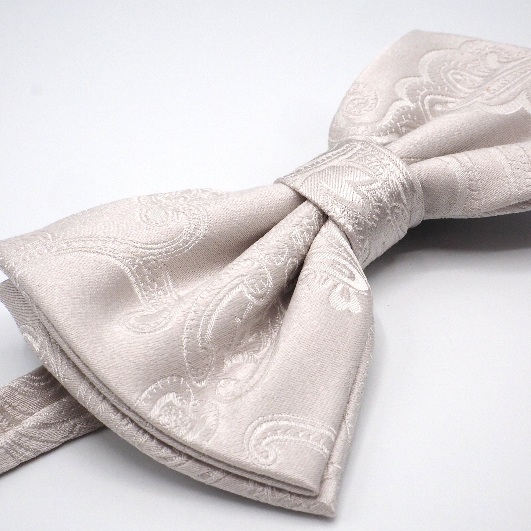 Embroidered pearl gray bow tie