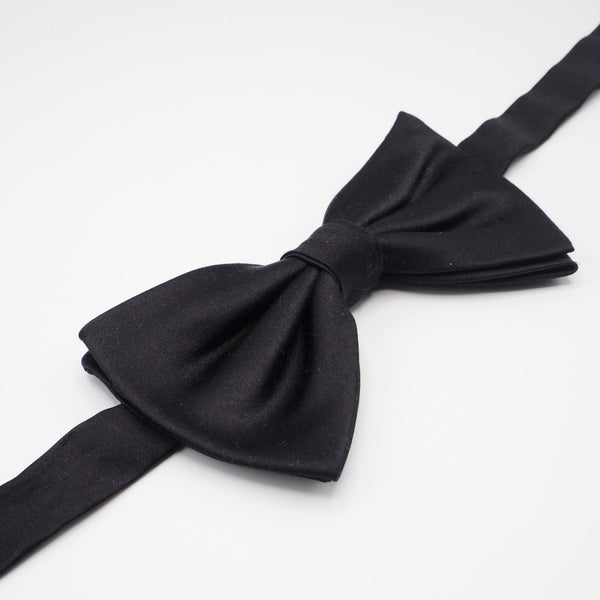 Elegant black bow tie