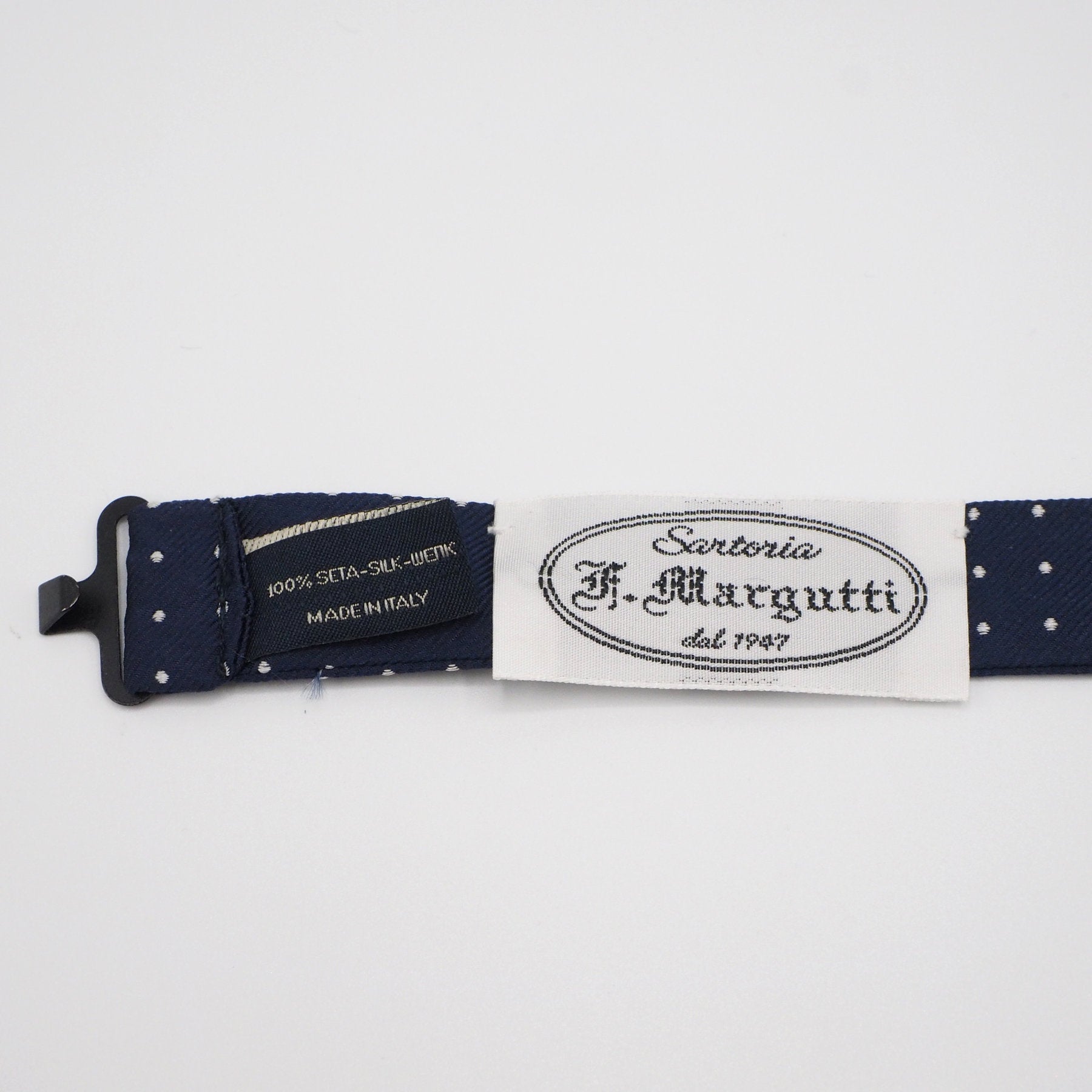 Elegant micropois bow tie