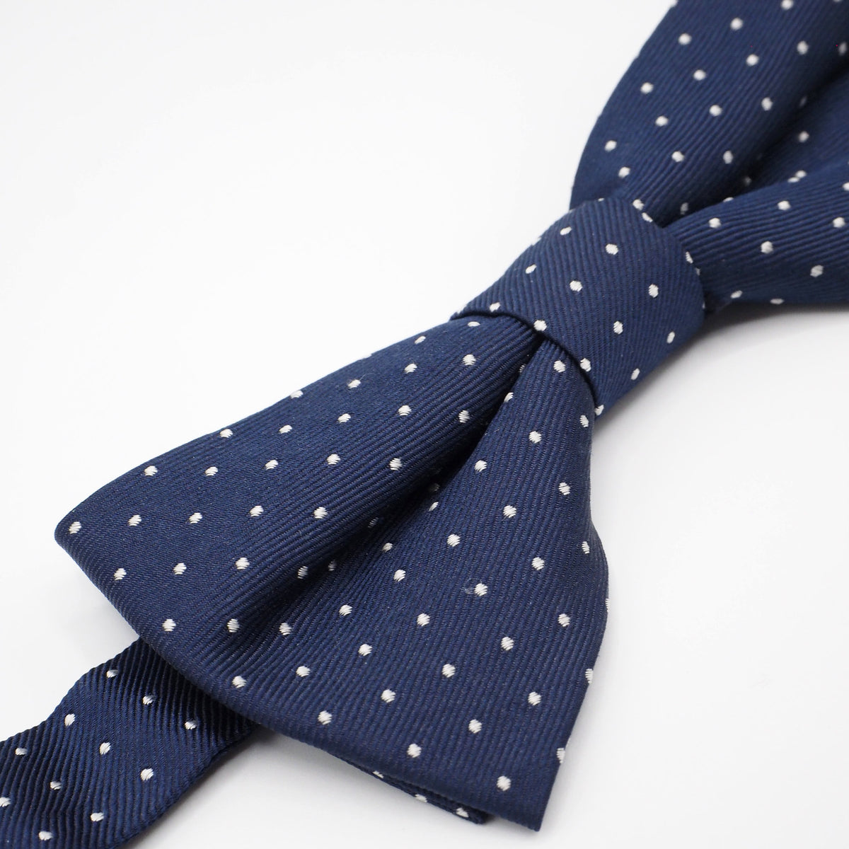 Elegant micropois bow tie