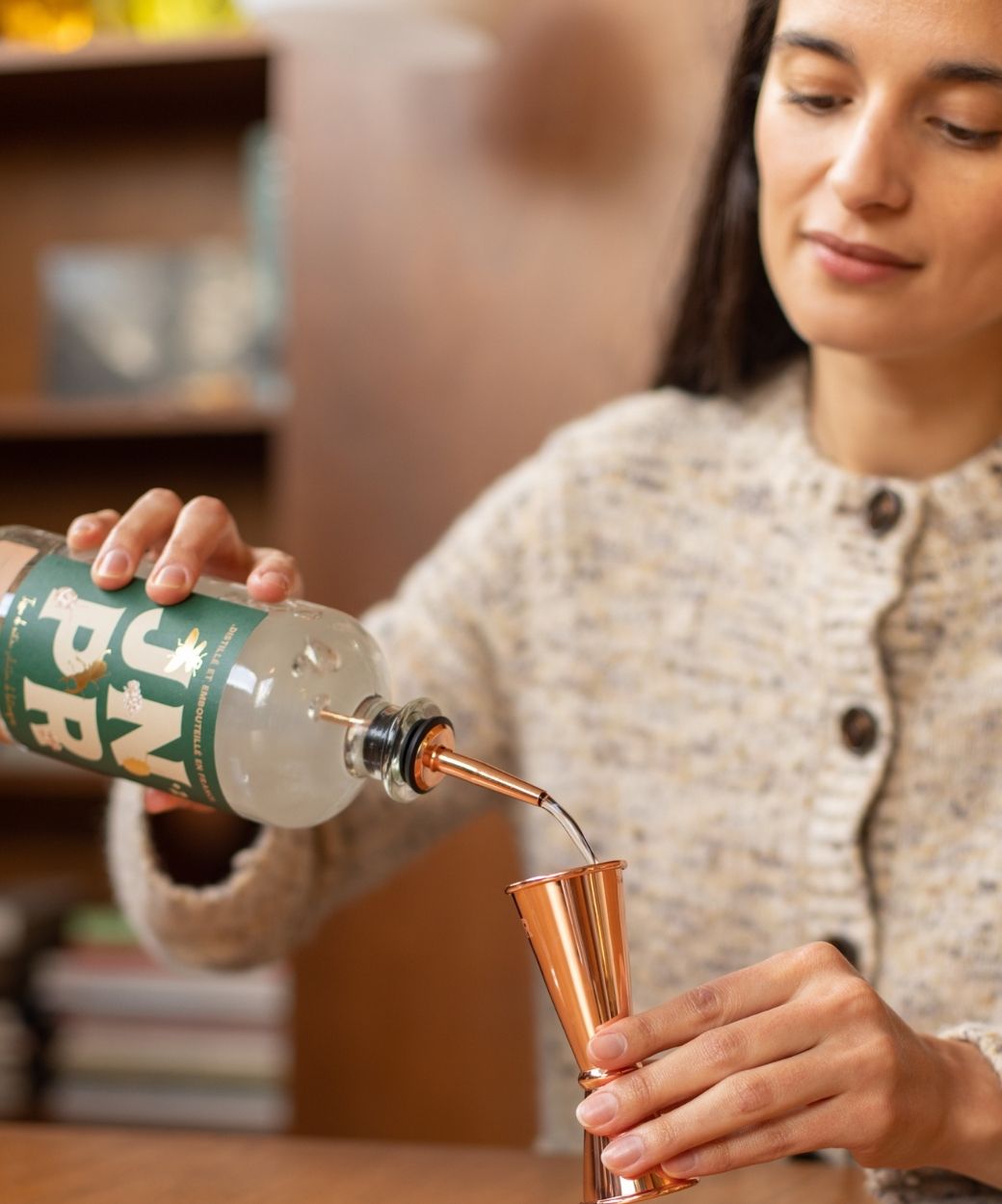 gin sans alcool jnpr épicé genièvre spiritueux sans alcool cocktail sans sucre verre doseur