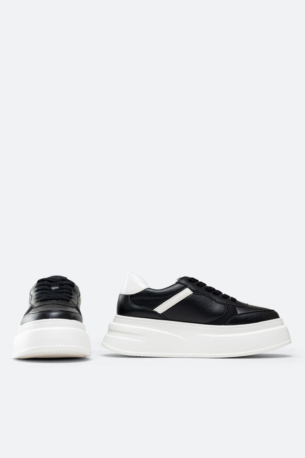 Floyd Black Sneakers
